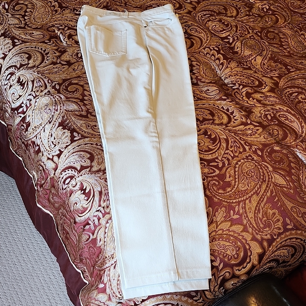 White Straight Leg Jeans with Soft Denim